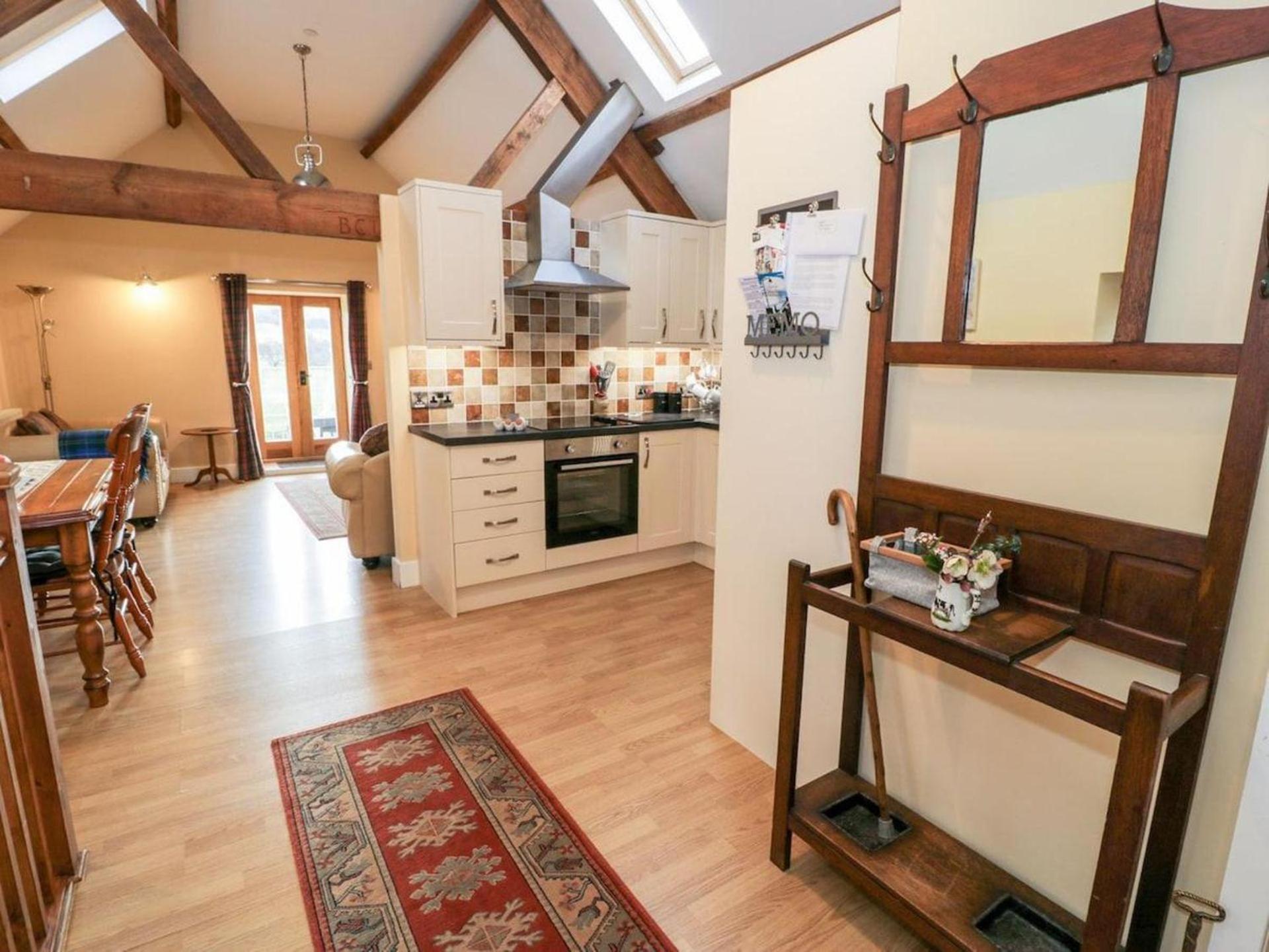 Dee Valley Country Escape - Sleeps 4 & Hot Tub *
