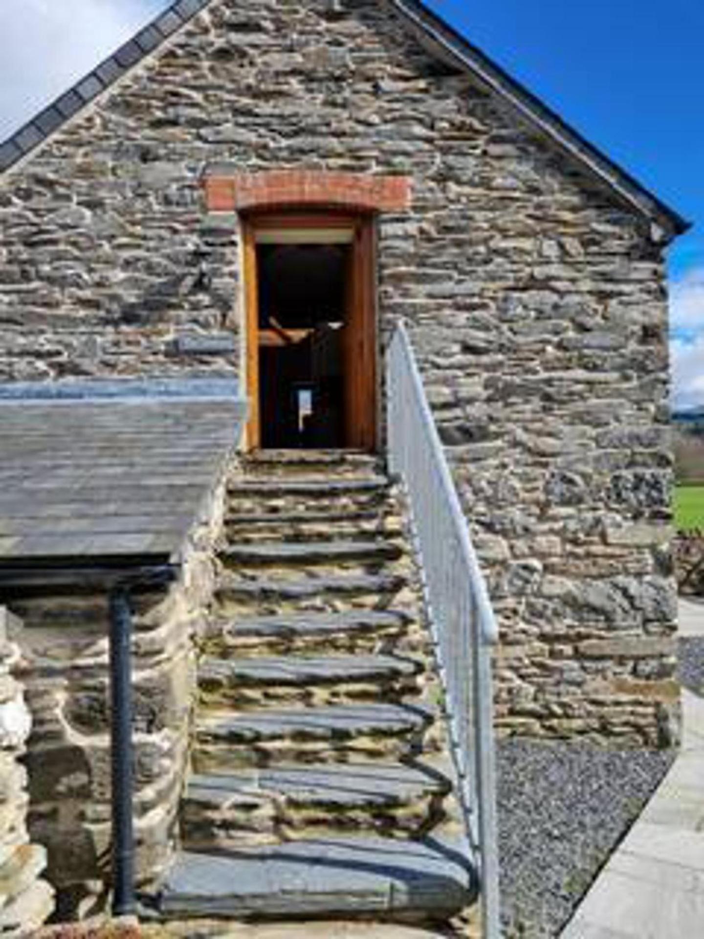 Dee Valley Country Escape - Sleeps 4 & Hot Tub *