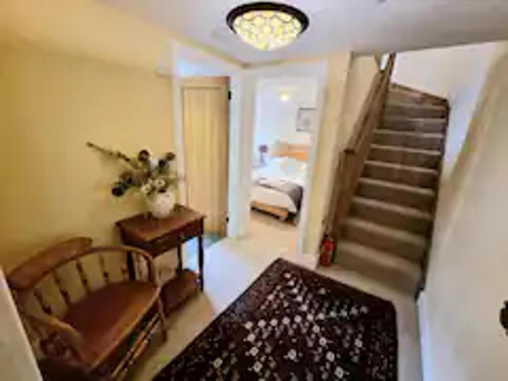 Dee Valley Country Escape - Sleeps 4 & Hot Tub * Corwen